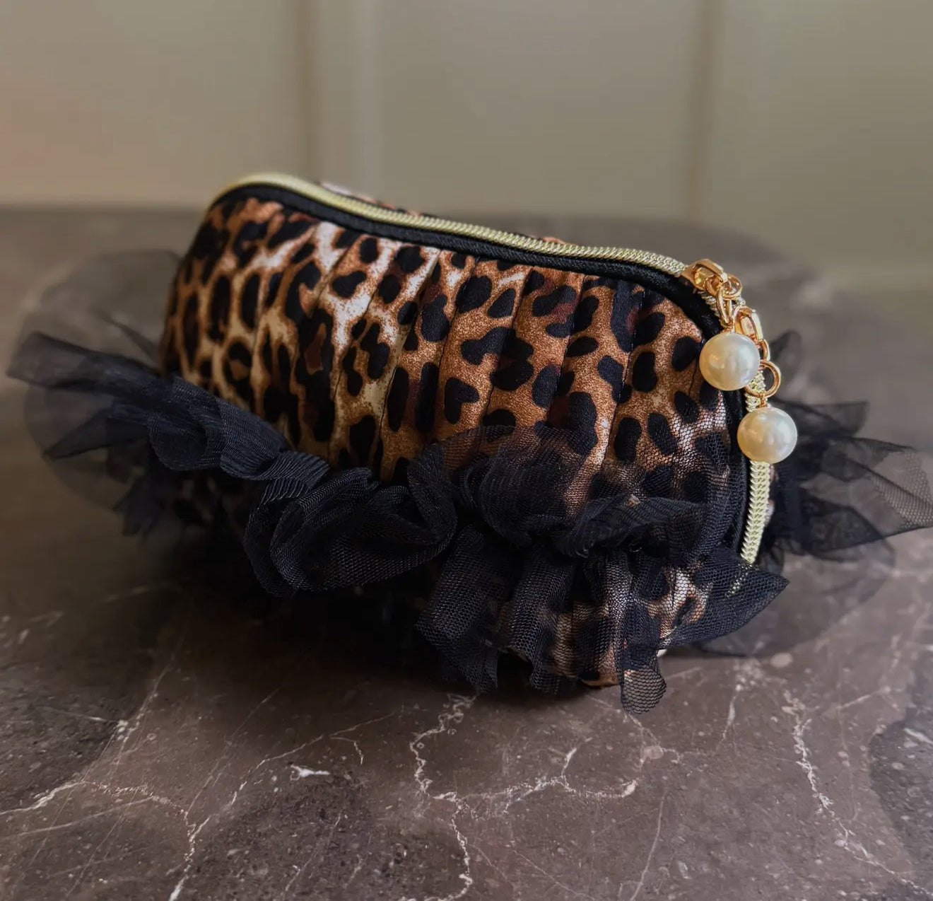 Laced make-up pouch pre-order