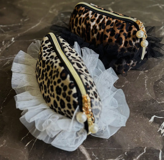 Laced make-up pouch pre-order